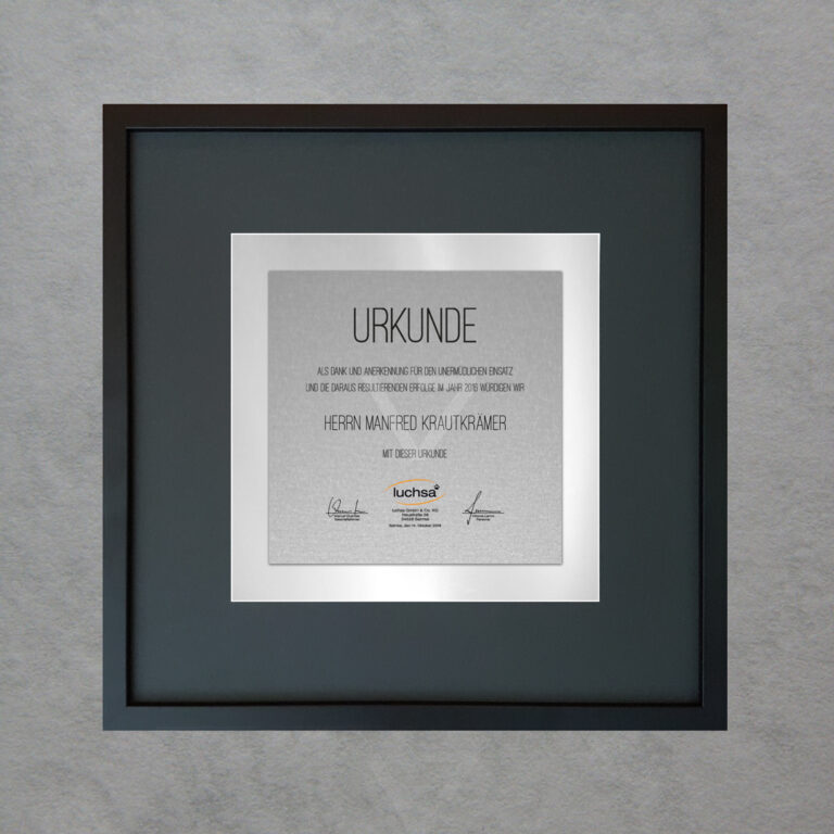 Edle Urkunde im Maß 32 x 42 cm